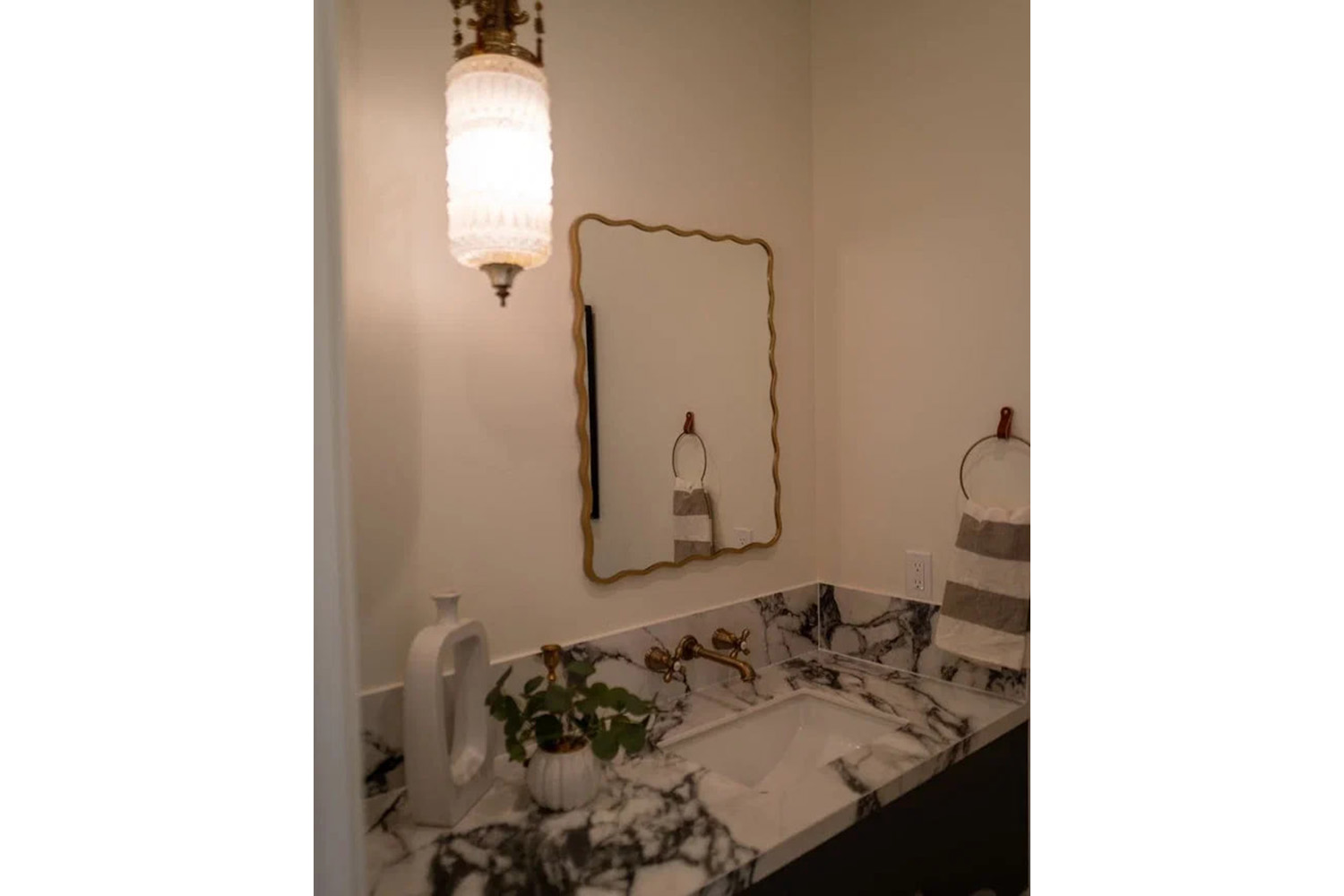 Зеркала - изображение №5 "Fancy Gold Зеркало в тонкой раме Smal"  на www.Angstrem-mebel.ru