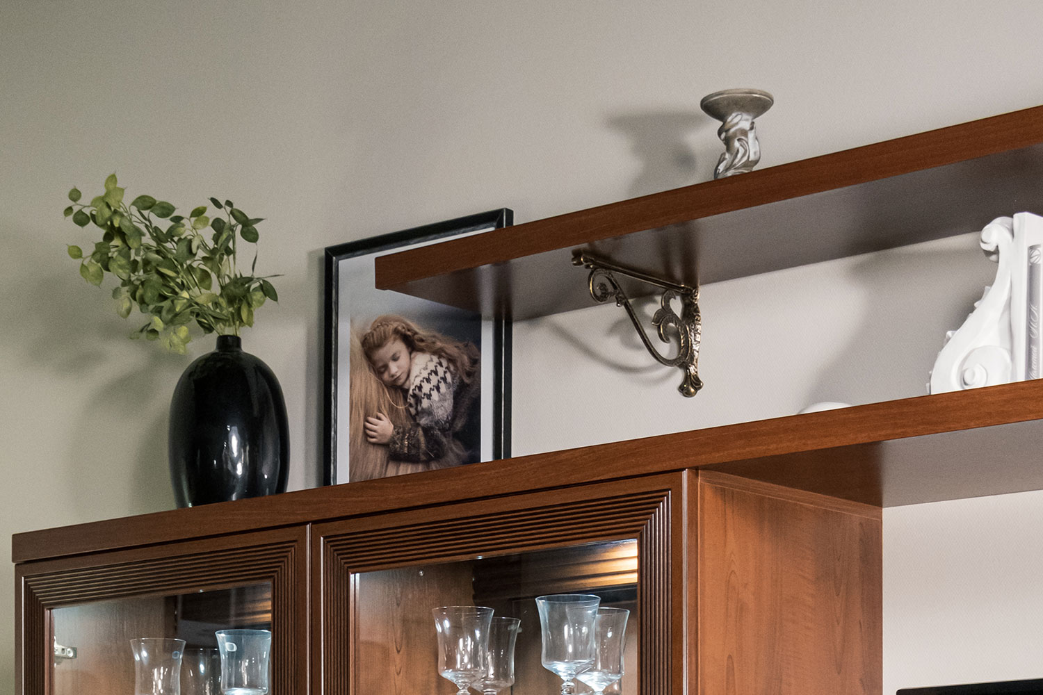 Полки - изображение №6 "Полка навесная Адажио"  на www.Angstrem-mebel.ru